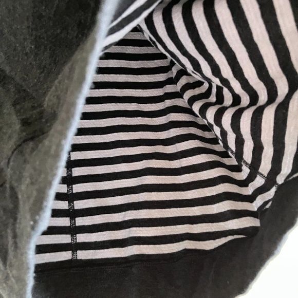 Lululemon Gray Reversible Pullover Sweater with Thumbholes Cinched Turtleneck M - Picture 5 of 10